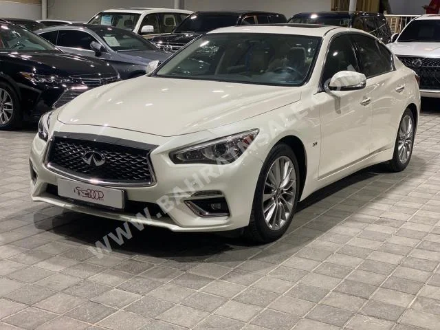 انفنيتي  كيو  50  2018  سيدان  اتوماتك  4  65,000  دفع خلفي  أبيض  بنزين