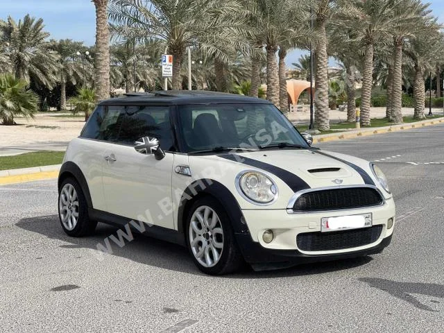 ميني  كوبر  اس  2008  هاتشباك  اتوماتك  4  176,150  دفع أمامي  أبيض  بنزين