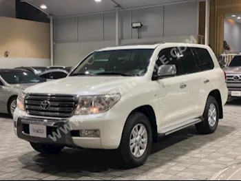 تويوتا  لاند كروزر  جي اكس ار  2010  اس يو في  اتوماتك  8  152,000  دفع رباعي  أبيض  بنزين